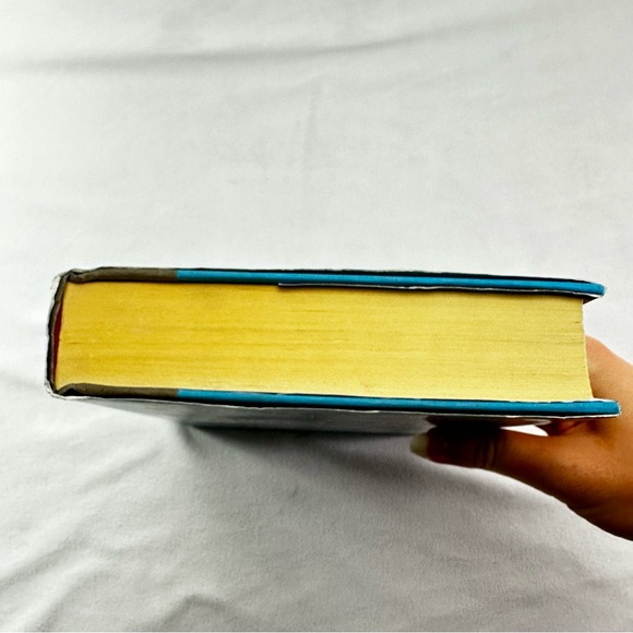 Glass Sword Hardcover Book Red Queen Fantasy Fiction Mystery Science Adult - Picture 6 of 10